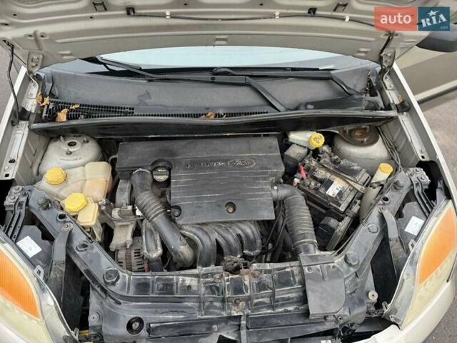 Бежевий Форд Фьюжен, об'ємом двигуна 1.4 л та пробігом 255 тис. км за 4200 $, фото 9 на Automoto.ua