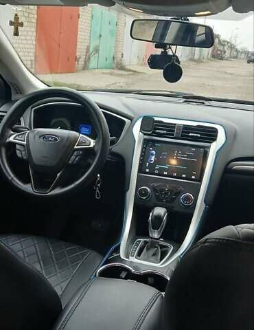 Бежевый Форд Фьюжн, объемом двигателя 2.5 л и пробегом 290 тыс. км за 8800 $, фото 11 на Automoto.ua