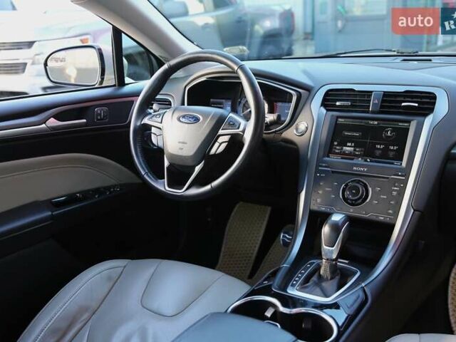 Форд Фьюжн 2014 в Киеве на Automoto.ua Бежевый Форд Фьюжн, объемом двигателя 2 л и пробегом 131 тыс. км за 12000 $, фото 12 на Automoto.ua