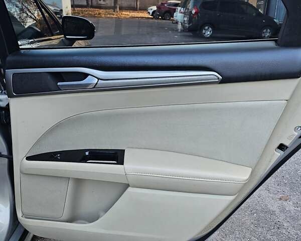 Бежевий Форд Фьюжен, об'ємом двигуна 2.49 л та пробігом 200 тис. км за 6900 $, фото 12 на Automoto.ua