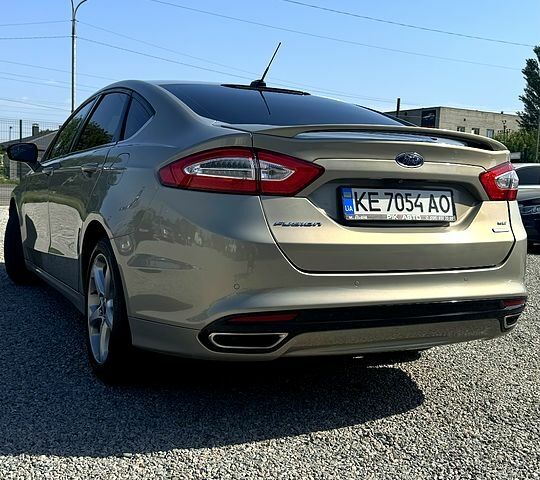 Бежевый Форд Фьюжн, объемом двигателя 2 л и пробегом 225 тыс. км за 8900 $, фото 4 на Automoto.ua