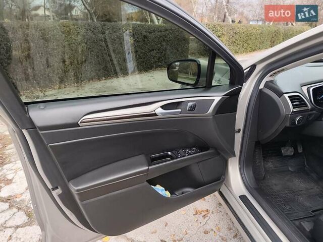 Бежевий Форд Фьюжен, об'ємом двигуна 2 л та пробігом 210 тис. км за 12700 $, фото 14 на Automoto.ua