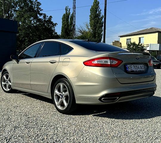 Бежевый Форд Фьюжн, объемом двигателя 2 л и пробегом 225 тыс. км за 8900 $, фото 3 на Automoto.ua