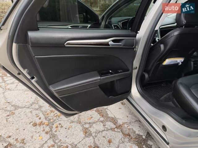 Бежевий Форд Фьюжен, об'ємом двигуна 2 л та пробігом 210 тис. км за 12700 $, фото 15 на Automoto.ua