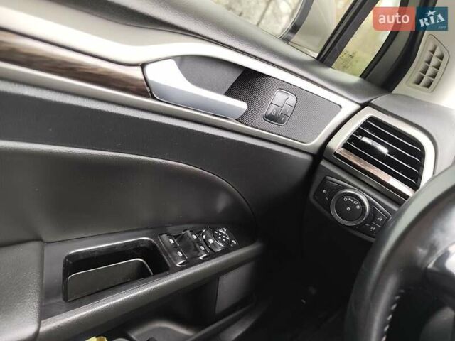 Бежевий Форд Фьюжен, об'ємом двигуна 2 л та пробігом 210 тис. км за 12700 $, фото 13 на Automoto.ua