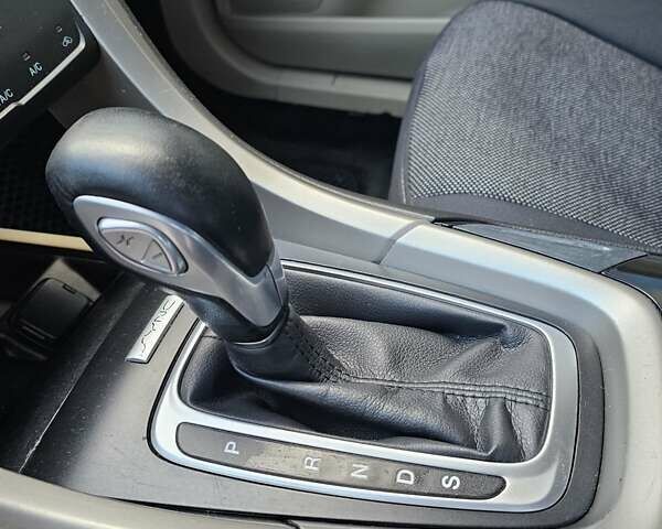 Бежевий Форд Фьюжен, об'ємом двигуна 2.49 л та пробігом 200 тис. км за 6700 $, фото 20 на Automoto.ua