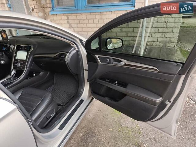 Бежевий Форд Фьюжен, об'ємом двигуна 2 л та пробігом 210 тис. км за 12700 $, фото 16 на Automoto.ua