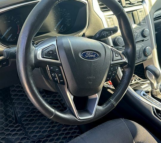 Бежевый Форд Фьюжн, объемом двигателя 2 л и пробегом 225 тыс. км за 8900 $, фото 7 на Automoto.ua