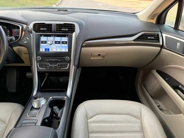 Бежевый Форд Фьюжн, объемом двигателя 2 л и пробегом 74 тыс. км за 15900 $, фото 13 на Automoto.ua