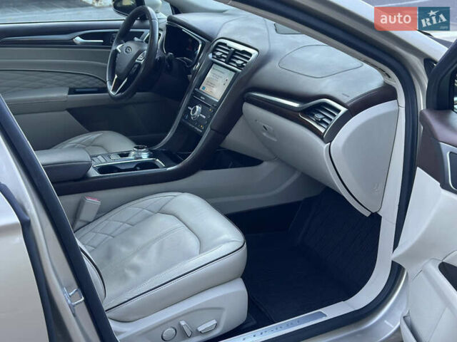 Бежевый Форд Фьюжн, объемом двигателя 2 л и пробегом 144 тыс. км за 13300 $, фото 49 на Automoto.ua