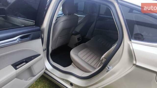 Бежевый Форд Фьюжн, объемом двигателя 2.49 л и пробегом 157 тыс. км за 12800 $, фото 5 на Automoto.ua