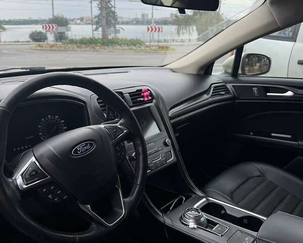 Бежевый Форд Фьюжн, объемом двигателя 2.49 л и пробегом 80 тыс. км за 12300 $, фото 5 на Automoto.ua