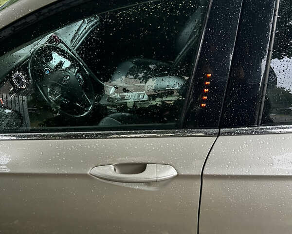 Бежевый Форд Фьюжн, объемом двигателя 2.49 л и пробегом 80 тыс. км за 12300 $, фото 4 на Automoto.ua