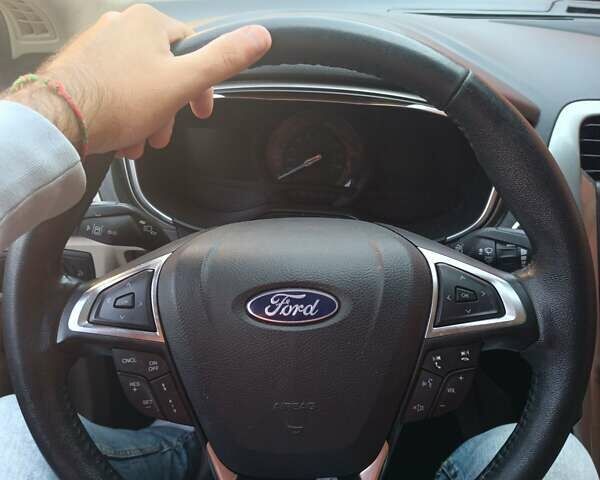 Бежевый Форд Фьюжн, объемом двигателя 2 л и пробегом 200 тыс. км за 15000 $, фото 3 на Automoto.ua