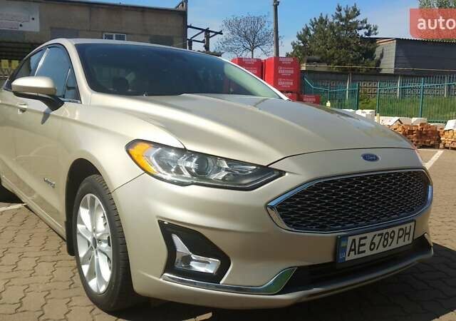 Бежевий Форд Фьюжен, об'ємом двигуна 2 л та пробігом 86 тис. км за 16900 $, фото 4 на Automoto.ua