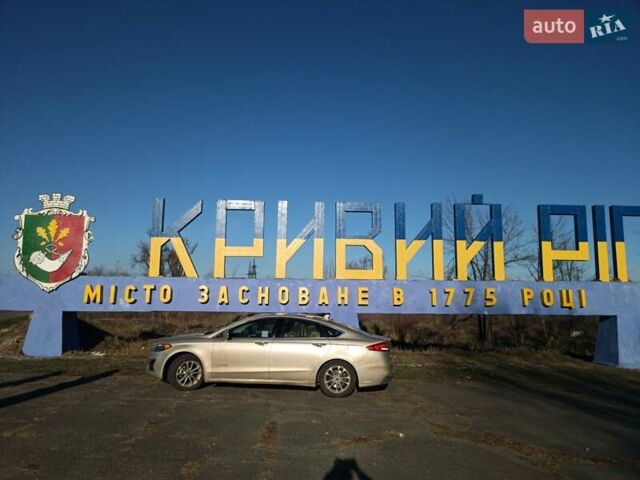 Бежевый Форд Фьюжн, объемом двигателя 2 л и пробегом 200 тыс. км за 15000 $, фото 1 на Automoto.ua