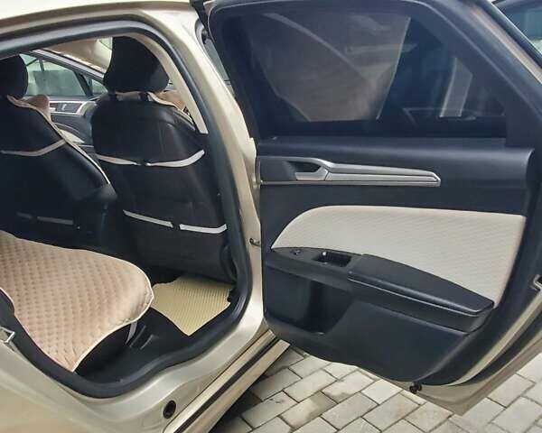 Бежевый Форд Фьюжн, объемом двигателя 1.5 л и пробегом 68 тыс. км за 14500 $, фото 19 на Automoto.ua