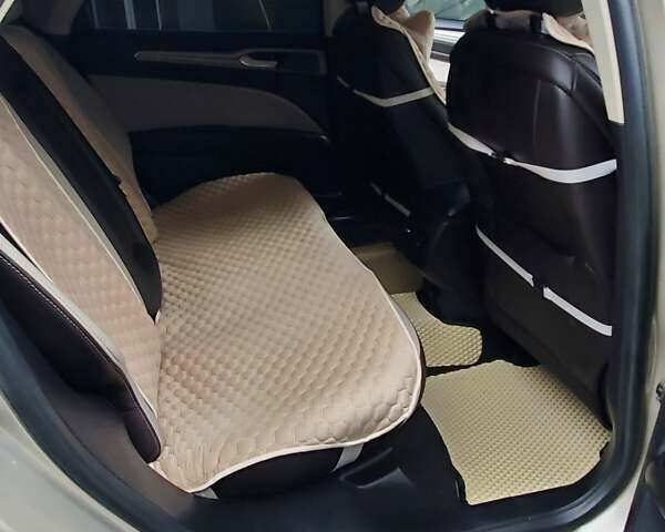 Бежевый Форд Фьюжн, объемом двигателя 1.5 л и пробегом 68 тыс. км за 14500 $, фото 20 на Automoto.ua