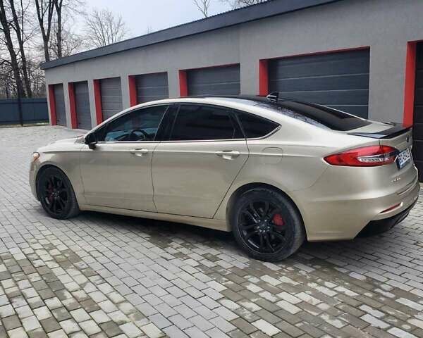 Бежевый Форд Фьюжн, объемом двигателя 1.5 л и пробегом 68 тыс. км за 14500 $, фото 2 на Automoto.ua