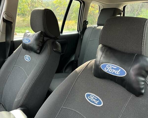 Черный Форд Фьюжн, объемом двигателя 1.39 л и пробегом 245 тыс. км за 5200 $, фото 4 на Automoto.ua