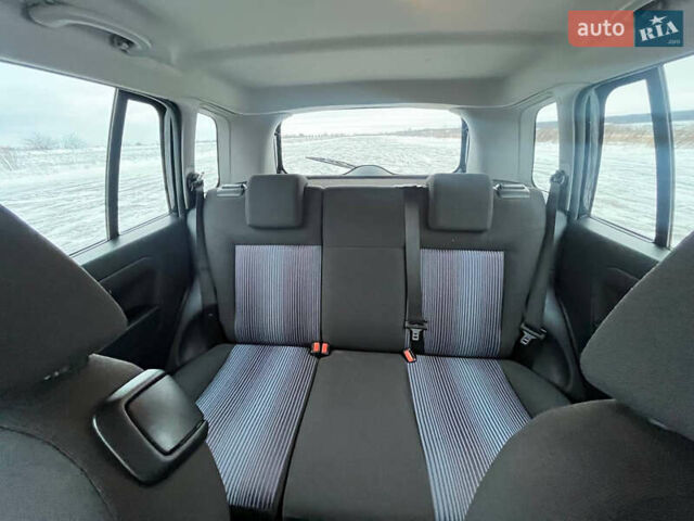 Чорний Форд Фьюжен, об'ємом двигуна 1.39 л та пробігом 237 тис. км за 4200 $, фото 19 на Automoto.ua