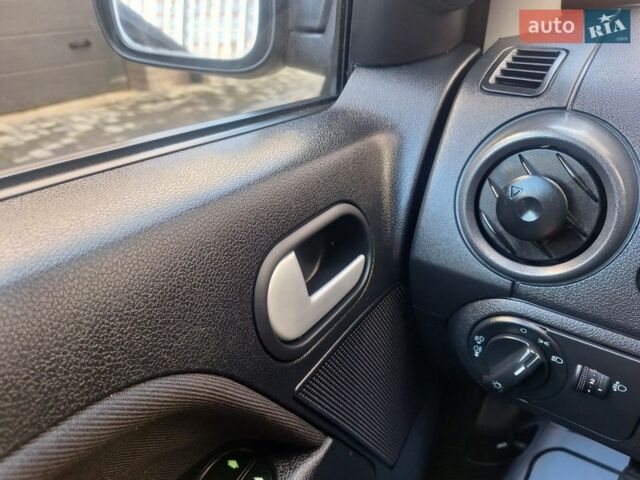 Чорний Форд Фьюжен, об'ємом двигуна 1.4 л та пробігом 106 тис. км за 4650 $, фото 59 на Automoto.ua