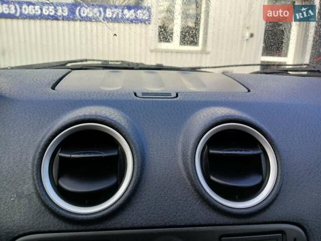 Черный Форд Фьюжн, объемом двигателя 1.4 л и пробегом 185 тыс. км за 5100 $, фото 6 на Automoto.ua