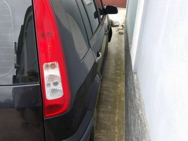 Черный Форд Фьюжн, объемом двигателя 1.4 л и пробегом 198 тыс. км за 2000 $, фото 2 на Automoto.ua