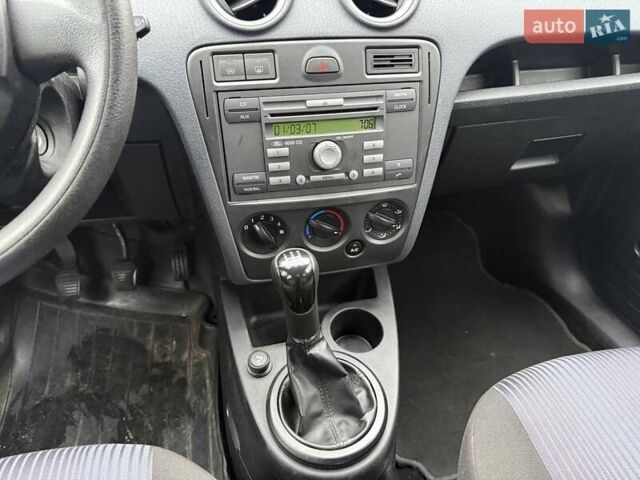 Черный Форд Фьюжн, объемом двигателя 1.4 л и пробегом 216 тыс. км за 3890 $, фото 19 на Automoto.ua