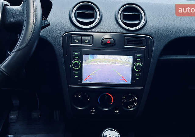 Черный Форд Фьюжн, объемом двигателя 1.4 л и пробегом 173 тыс. км за 5700 $, фото 11 на Automoto.ua