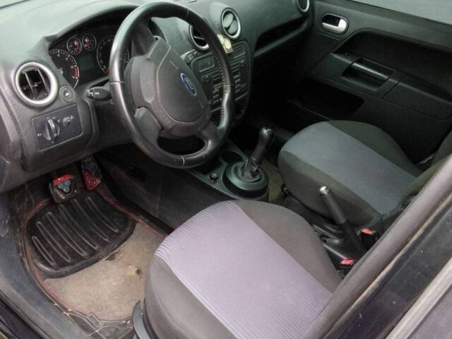 Черный Форд Фьюжн, объемом двигателя 1.4 л и пробегом 198 тыс. км за 2000 $, фото 6 на Automoto.ua