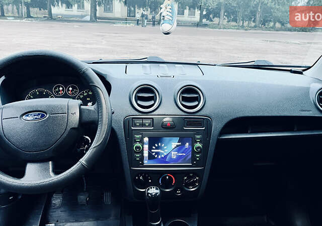 Черный Форд Фьюжн, объемом двигателя 1.4 л и пробегом 173 тыс. км за 5700 $, фото 12 на Automoto.ua
