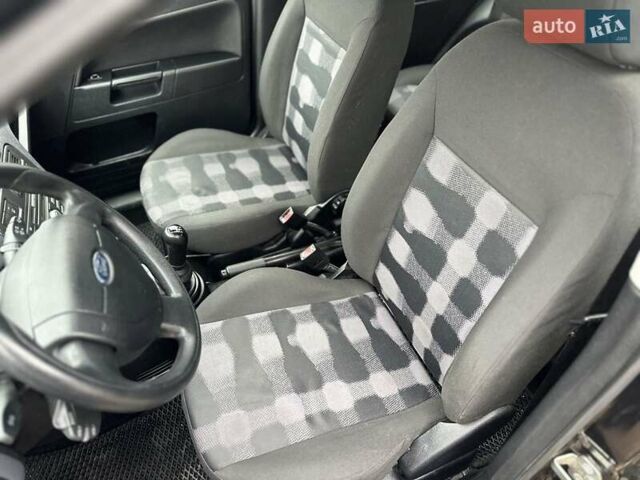 Чорний Форд Фьюжен, об'ємом двигуна 1.4 л та пробігом 195 тис. км за 5100 $, фото 5 на Automoto.ua