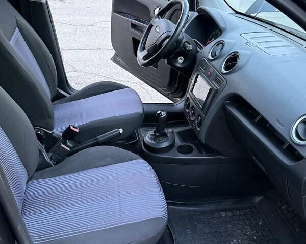 Форд Фьюжен 2007 у Запоріжжя на Automoto.ua Чорний Форд Фьюжен, об'ємом двигуна 1.4 л та пробігом 133 тис. км за 4800 $, фото 36 на Automoto.ua