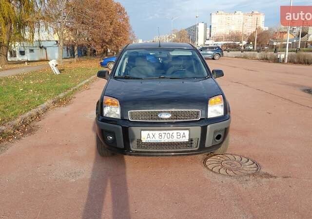 Черный Форд Фьюжн, объемом двигателя 1.6 л и пробегом 318 тыс. км за 4200 $, фото 6 на Automoto.ua