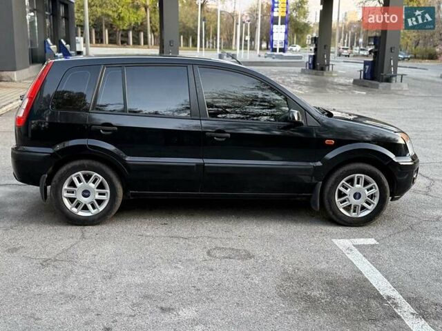 Форд Фьюжен 2007 у Запоріжжя на Automoto.ua Чорний Форд Фьюжен, об'ємом двигуна 1.4 л та пробігом 133 тис. км за 4800 $, фото 12 на Automoto.ua