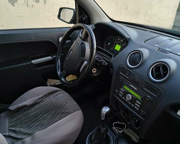 Черный Форд Фьюжн, объемом двигателя 1.6 л и пробегом 177 тыс. км за 6100 $, фото 2 на Automoto.ua