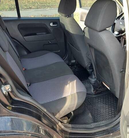 Черный Форд Фьюжн, объемом двигателя 1.6 л и пробегом 318 тыс. км за 4200 $, фото 9 на Automoto.ua