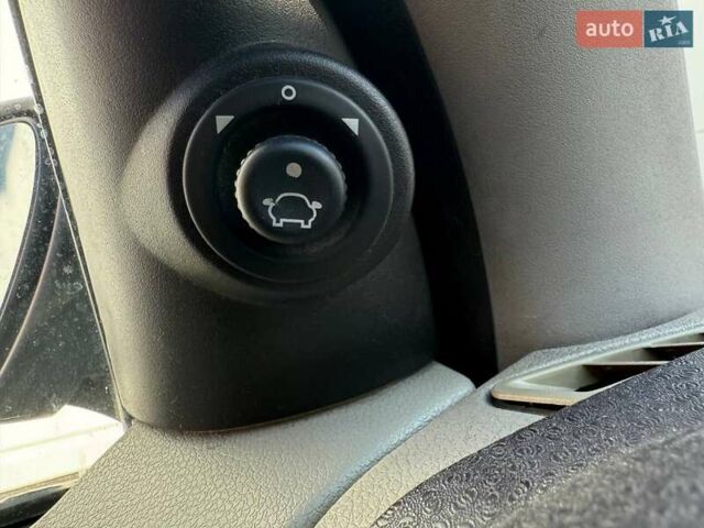 Черный Форд Фьюжн, объемом двигателя 1.4 л и пробегом 235 тыс. км за 4290 $, фото 23 на Automoto.ua