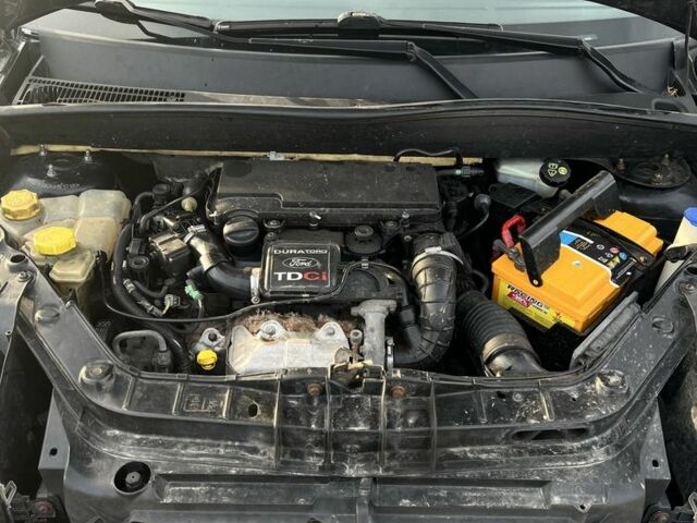 Черный Форд Фьюжн, объемом двигателя 1.4 л и пробегом 267 тыс. км за 4000 $, фото 5 на Automoto.ua