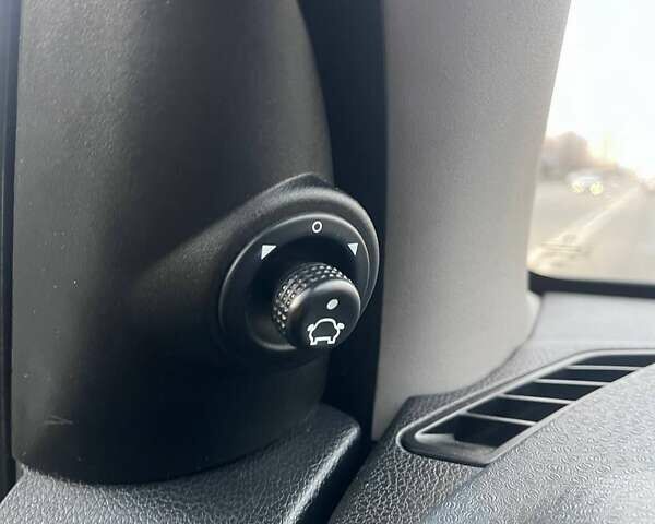 Черный Форд Фьюжн, объемом двигателя 1.6 л и пробегом 215 тыс. км за 4499 $, фото 21 на Automoto.ua