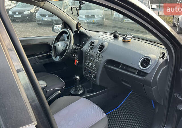 Чорний Форд Фьюжен, об'ємом двигуна 1.4 л та пробігом 193 тис. км за 4800 $, фото 8 на Automoto.ua