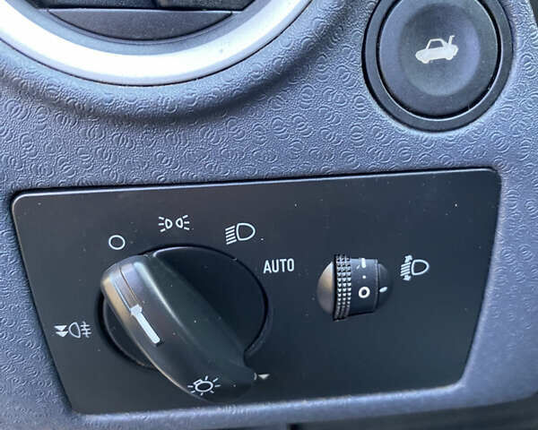 Черный Форд Фьюжн, объемом двигателя 1.6 л и пробегом 160 тыс. км за 7400 $, фото 18 на Automoto.ua