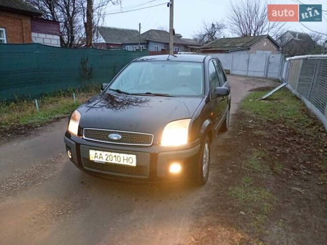 Черный Форд Фьюжн, объемом двигателя 1.6 л и пробегом 180 тыс. км за 4550 $, фото 11 на Automoto.ua