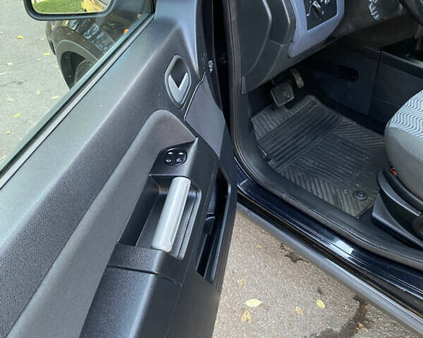 Черный Форд Фьюжн, объемом двигателя 1.6 л и пробегом 160 тыс. км за 7400 $, фото 11 на Automoto.ua