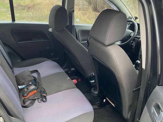 Чорний Форд Фьюжен, об'ємом двигуна 1.4 л та пробігом 101 тис. км за 4350 $, фото 5 на Automoto.ua