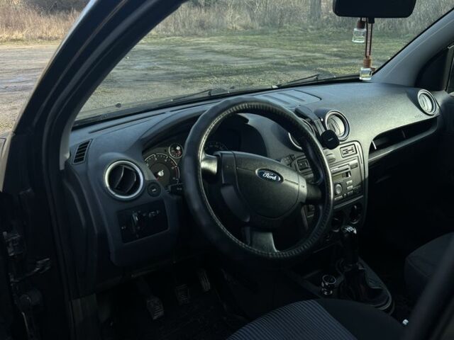 Черный Форд Фьюжн, объемом двигателя 1.4 л и пробегом 267 тыс. км за 4000 $, фото 4 на Automoto.ua