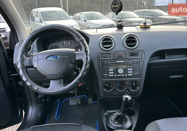 Чорний Форд Фьюжен, об'ємом двигуна 1.4 л та пробігом 193 тис. км за 4800 $, фото 10 на Automoto.ua