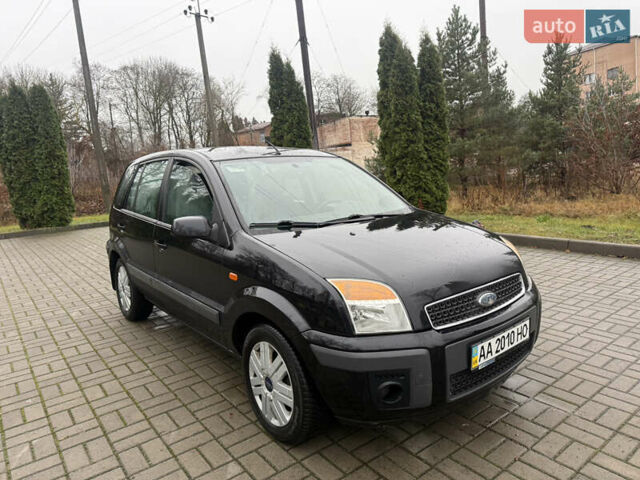Черный Форд Фьюжн, объемом двигателя 1.6 л и пробегом 147 тыс. км за 4300 $, фото 1 на Automoto.ua