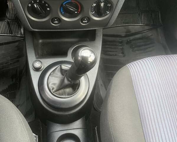 Чорний Форд Фьюжен, об'ємом двигуна 1.39 л та пробігом 192 тис. км за 3850 $, фото 20 на Automoto.ua